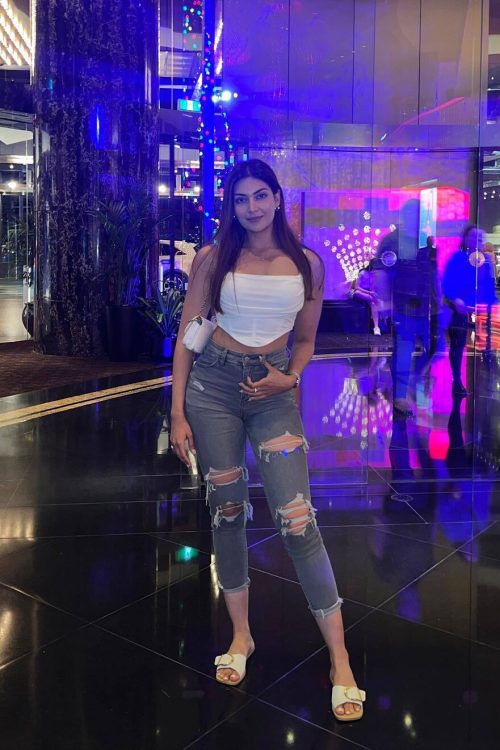 Bruneete escort in Karachi